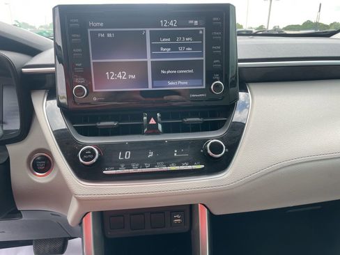Used 2022 Toyota Corolla Cross LE image 26