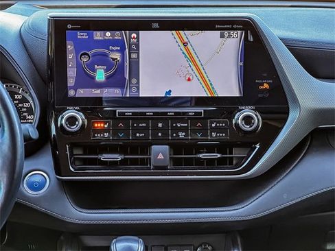 Certified 2021 Toyota Highlander Platinum image 30