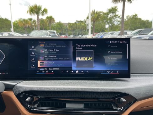 Certified 2025 BMW 330i Sedan RWD image 23