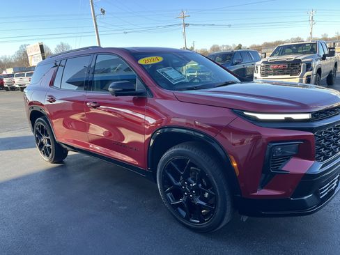 Used 2024 Chevrolet Traverse RS w/ LPO, Floor Liner Package image 9