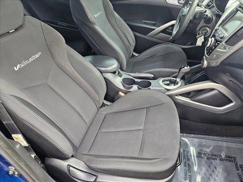 Used 2016 Hyundai Veloster image 18