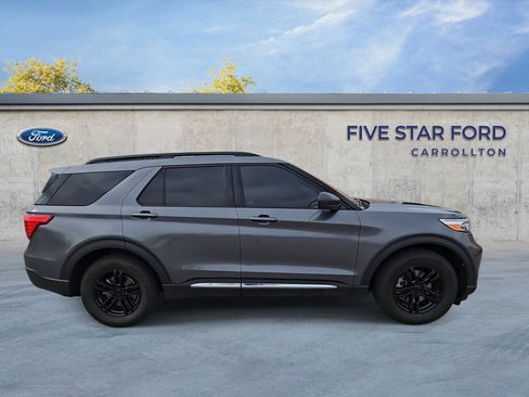 Used 2022 Ford Explorer XLT w/ Equipment Group 202A image 9