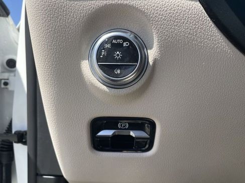 Used 2022 Mercedes-Benz C 300 Sedan image 18