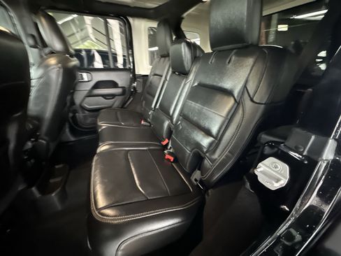 Used 2019 Jeep Wrangler Unlimited Sahara w/ Uconnect 4C Nav & Sound Group image 26