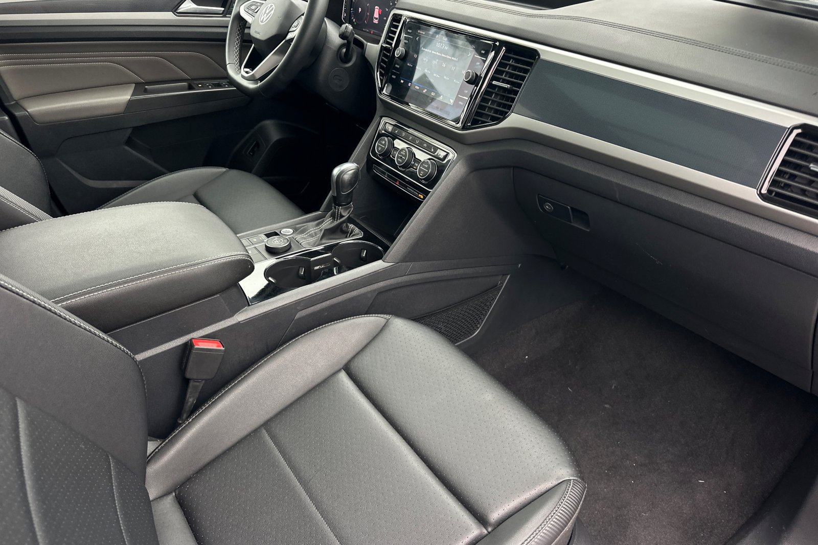 Used 2023 Volkswagen Atlas Cross Sport SEL AWD/4WD image 16