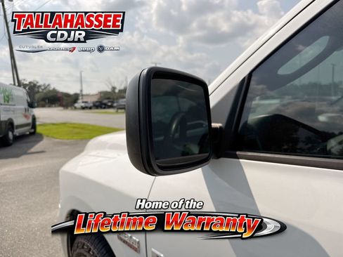 Used 2019 RAM 1500 Classic SLT RWD image 10