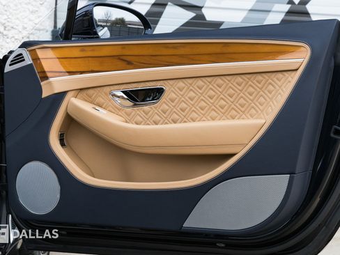 Used 2021 Bentley Continental GT image 32