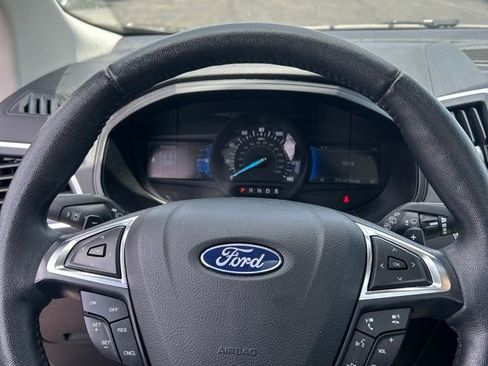 Used 2022 Ford Edge Titanium w/ Class II Trailer Tow Package AWD/4WD image 8