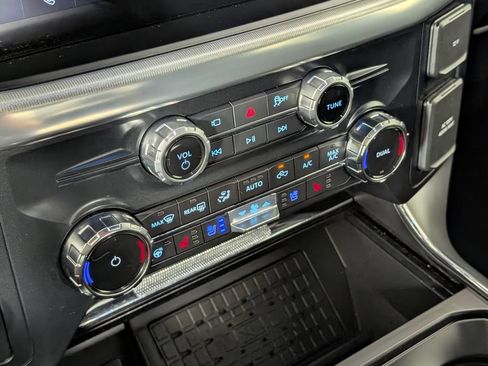 Used 2025 Ford F150 Lariat w/ Equipment Group 502A High AWD/4WD image 22