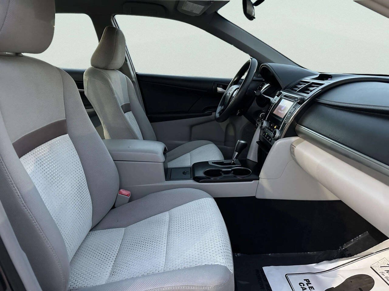 Used 2012 Toyota Camry LE FWD image 22