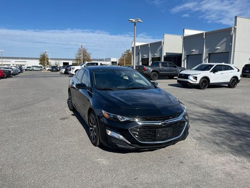 Used 2023 Chevrolet Malibu RS image 2