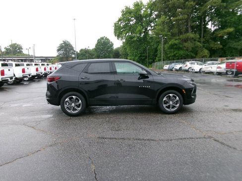 Used 2025 Chevrolet Blazer LT FWD image 5