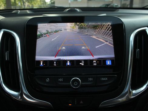Used 2022 Chevrolet Equinox Premier AWD/4WD image 30