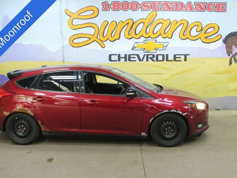 Used 2016 Ford Focus SE w/ Equipment Group 201A FWD image 1