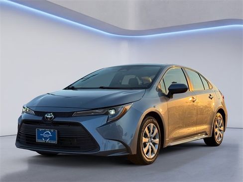 Used 2023 Toyota Corolla LE image 7