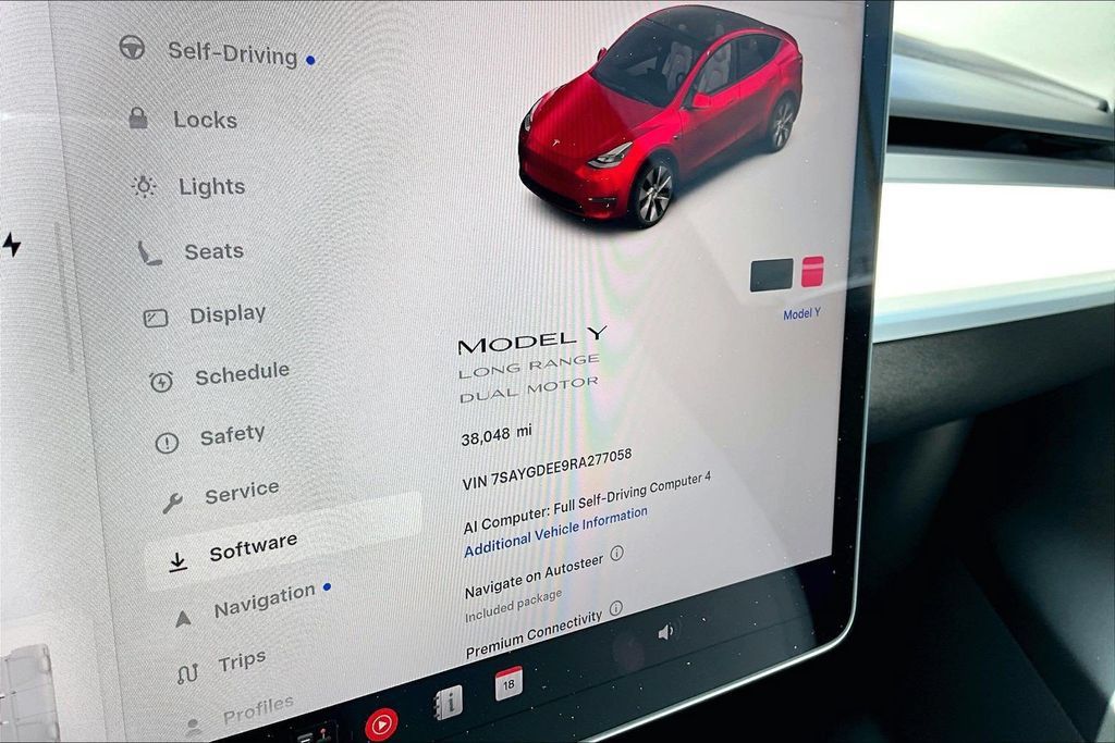 Used 2024 Tesla Model Y Long Range AWD/4WD image 13
