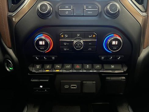 Used 2021 Chevrolet Silverado 3500 High Country w/ Technology Package image 14