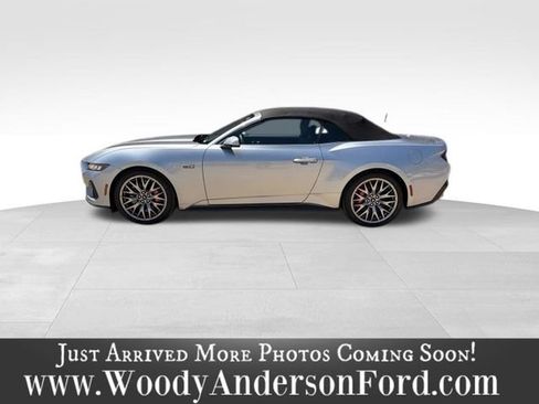 Used 2025 Ford Mustang GT Premium RWD image 4