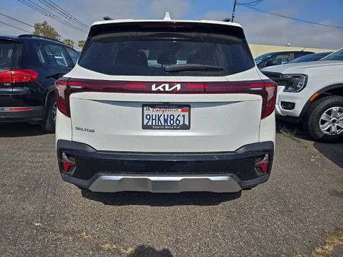 Certified 2024 Kia Seltos EX FWD image 6