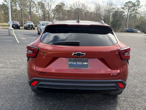 Used 2024 Chevrolet Trax RS w/ Driver Confidence Package image 8