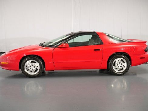 Used 1994 Pontiac Firebird Formula RWD image 3