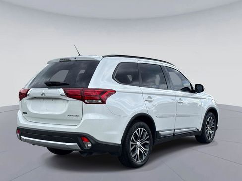 Used 2016 Mitsubishi Outlander SEL FWD image 3