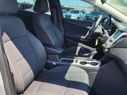 Used 2017 Chevrolet Cruze LS image 18