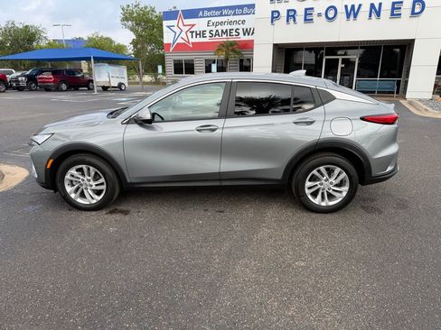 Used 2025 Buick Envista Preferred w/ Convenience I Package image 3