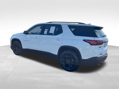 Used 2023 Chevrolet Traverse LT FWD image 3