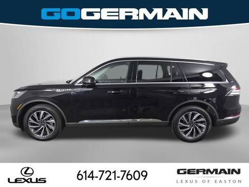Used 2025 Lincoln Aviator AWD image 11