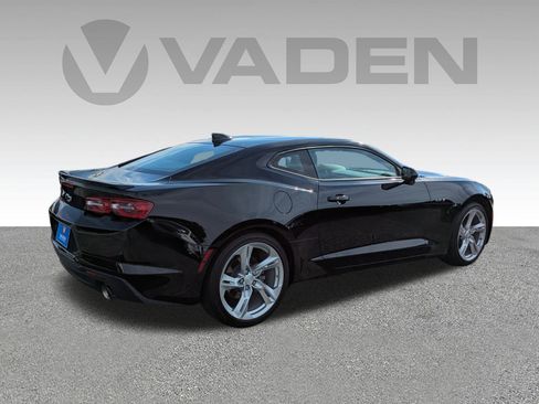 Used 2022 Chevrolet Camaro LT w/ Technology Package image 23