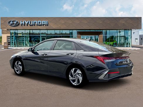 New 2026 Hyundai Elantra Limited w/ Cargo Package FWD image 4