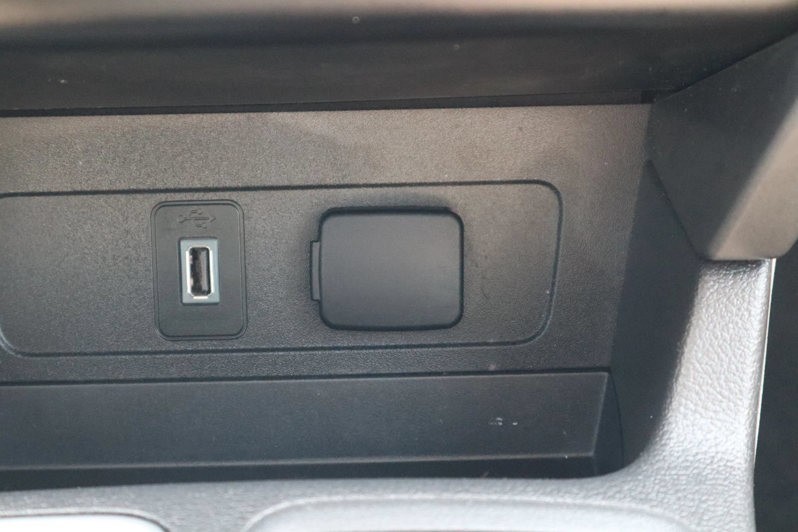 Used 2018 Ford Escape SEL AWD/4WD image 25