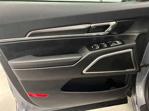 Used 2025 Kia Telluride S image 11