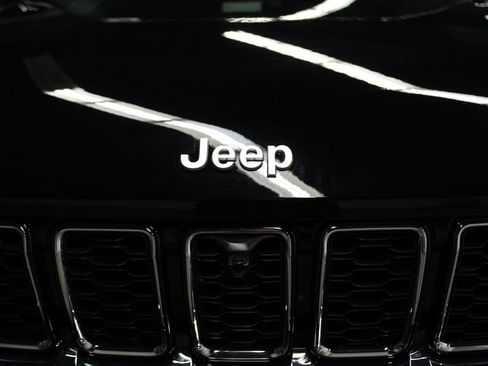 New 2025 Jeep Grand Cherokee Limited w/ Luxury Tech Group II image 33