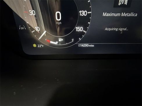 Used 2024 Land Rover Discovery Dynamic SE image 15