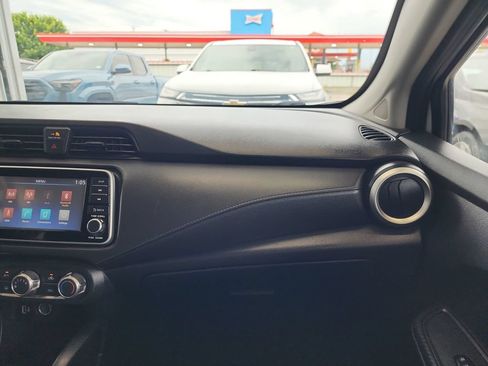 Used 2022 Nissan Versa S FWD image 35