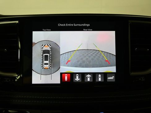 Used 2025 Chrysler Pacifica Select image 30