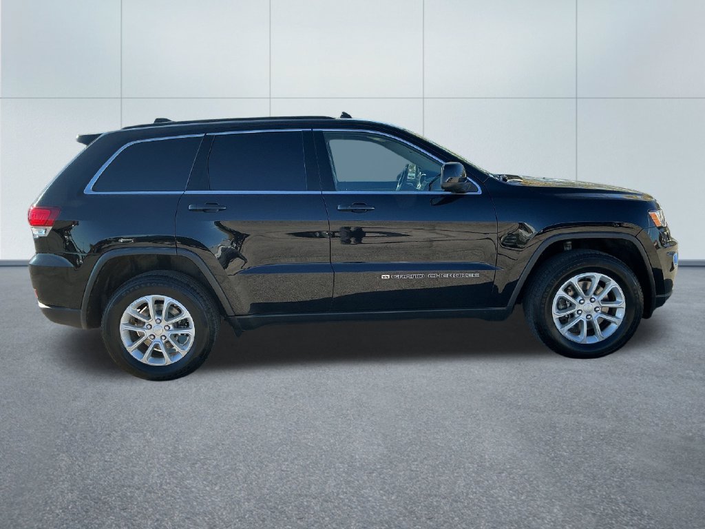 Certified 2022 Jeep Grand Cherokee Laredo E w/ Security & Convenience Group AWD/4WD image 8