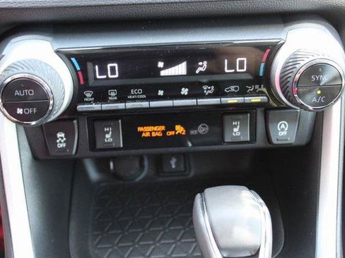 Certified 2020 Toyota RAV4 XLE Premium AWD/4WD image 17