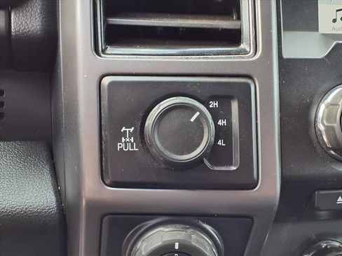 Used 2018 Ford F150 XLT w/ Equipment Group 302A Luxury image 17