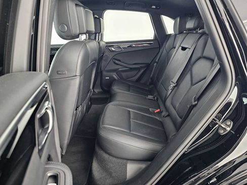 Used 2023 Porsche Macan AWD/4WD image 16
