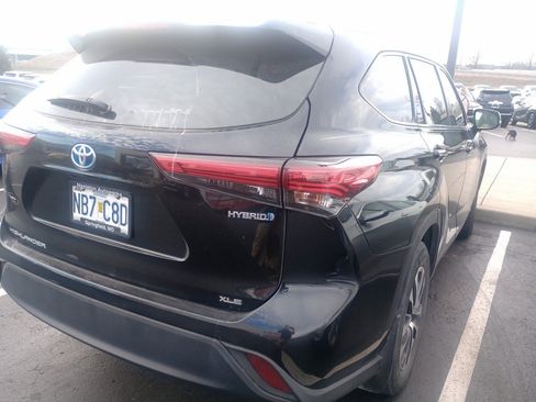 Used 2022 Toyota Highlander XLE image 6