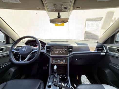 Certified 2023 Volkswagen Atlas SE FWD image 6
