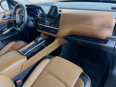 Certified 2025 Nissan Pathfinder Platinum AWD/4WD image 37