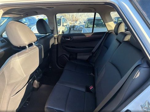 Used 2017 Subaru Outback 2.5i Limited image 18