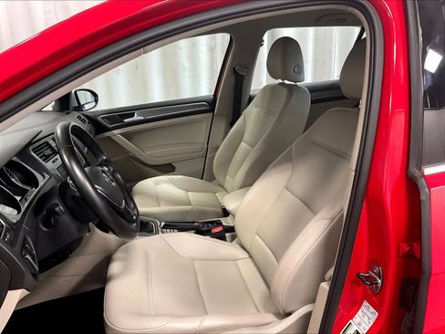 Used 2017 Volkswagen Golf Alltrack S image 10