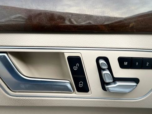 Used 2014 Mercedes-Benz E 350 4MATIC Sedan image 26