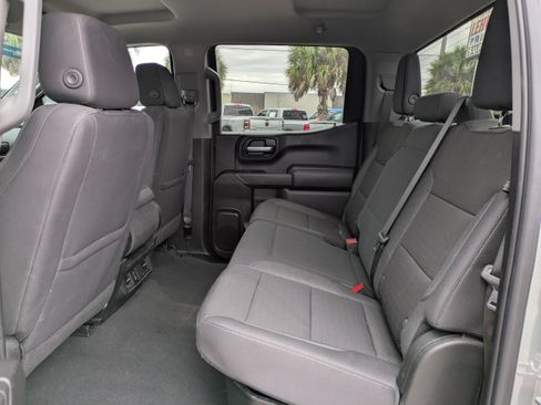 Used 2025 Chevrolet Silverado 1500 Custom image 13