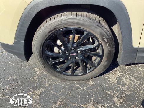 Used 2023 GMC Terrain SLT w/ Infotainment Package II AWD/4WD image 34